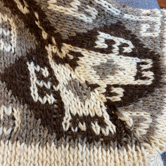 Cowichan vintage wool whale shawl cardigan sweater - Picture 6 of 16